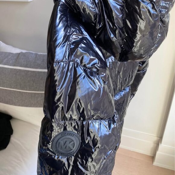 Winter Black Puffer Jacket / Coat. Size Medium. Michael Kors - Picture 3 of 4